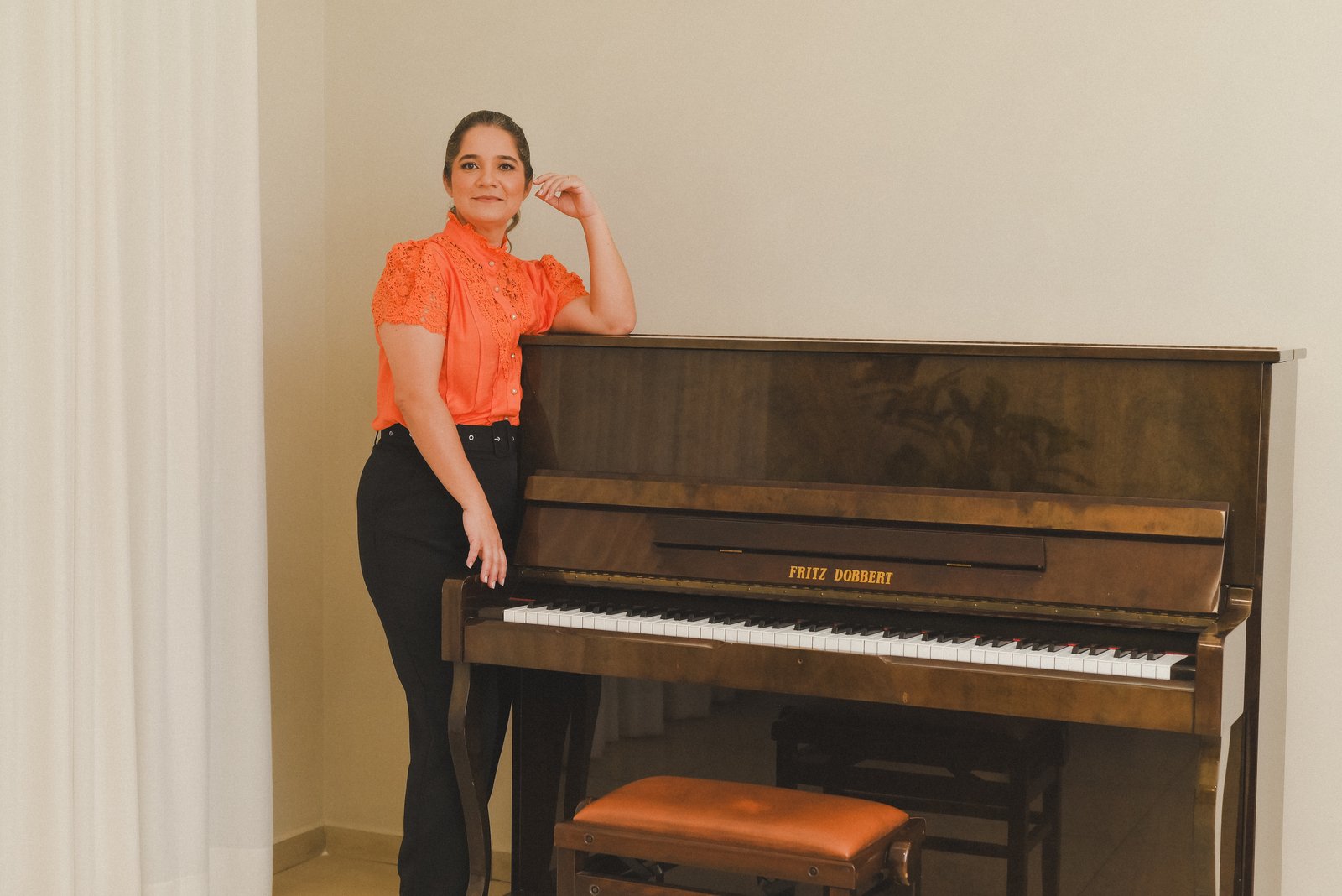 SONIA ISOLANI_ PROFESSORA DE PIANO